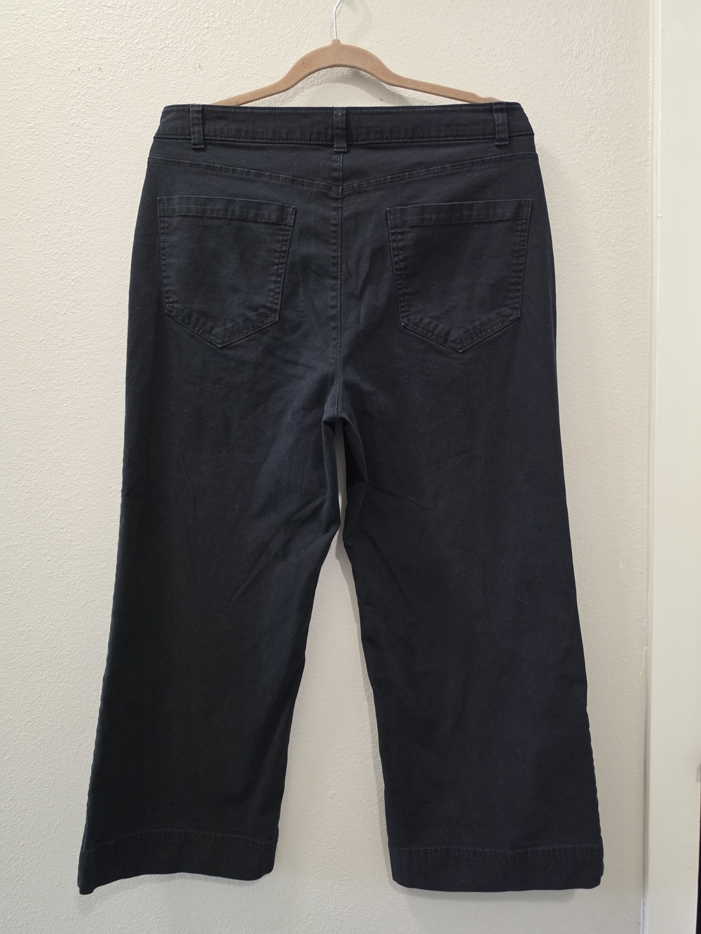 High Rise Wide-Leg Crop Jeans - Picture 6 of 9